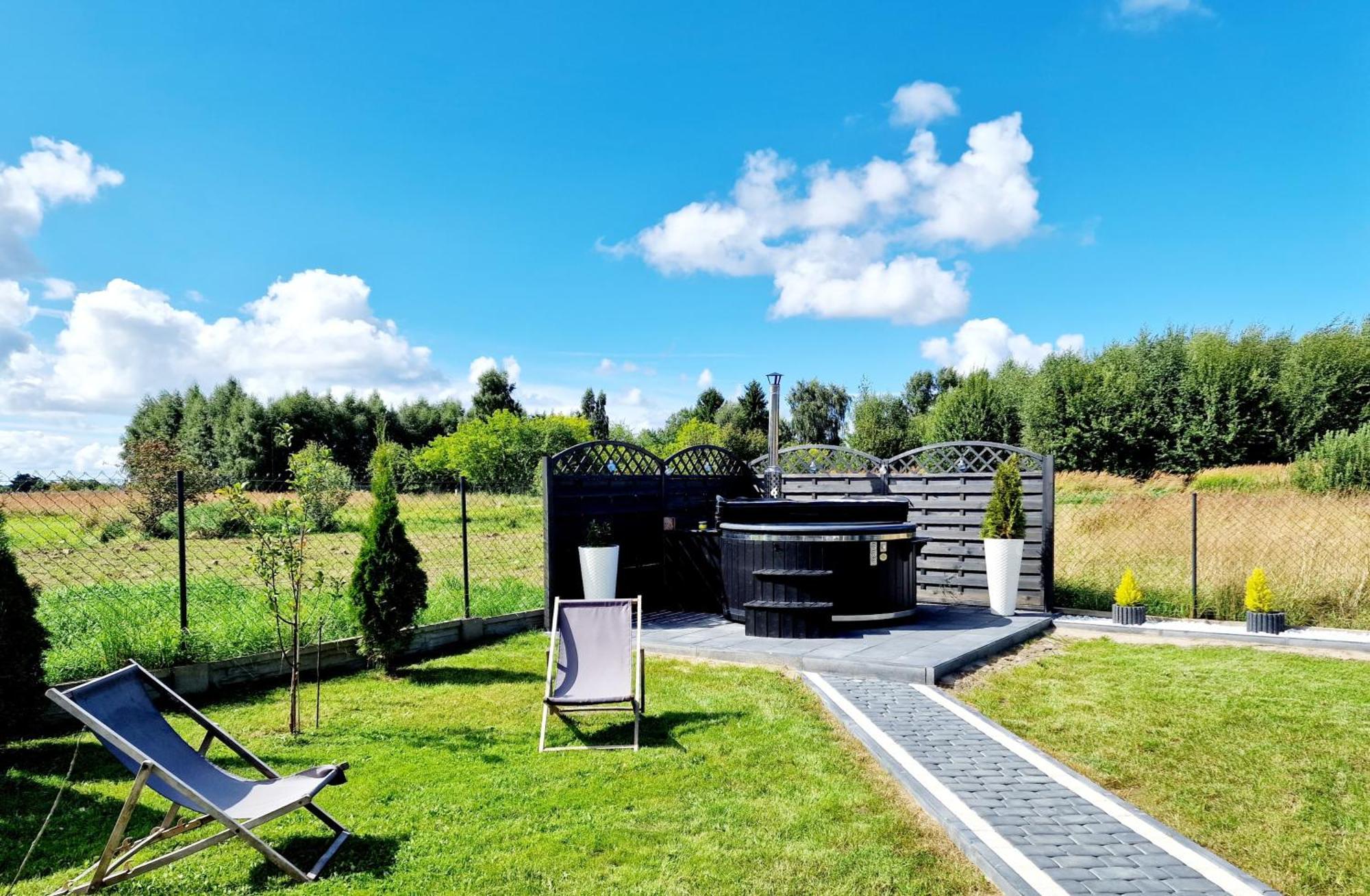 Diamenty Baltyku Domki Wakacyjne Balia Z Jacuzzi Mielenko Exterior photo